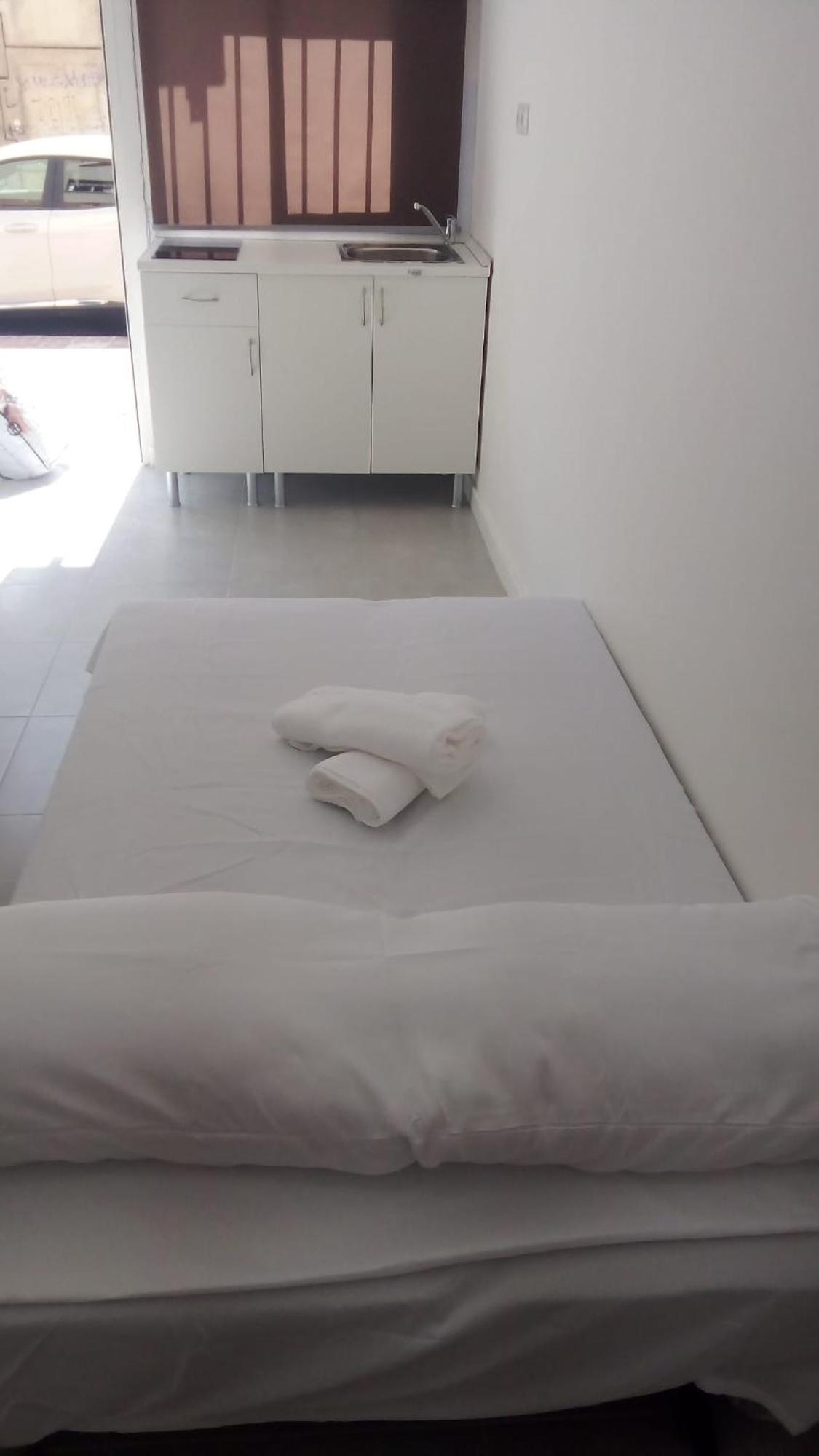 Estudio Encantador Cerca Del Carrefour Rosaleda 1 Apartment