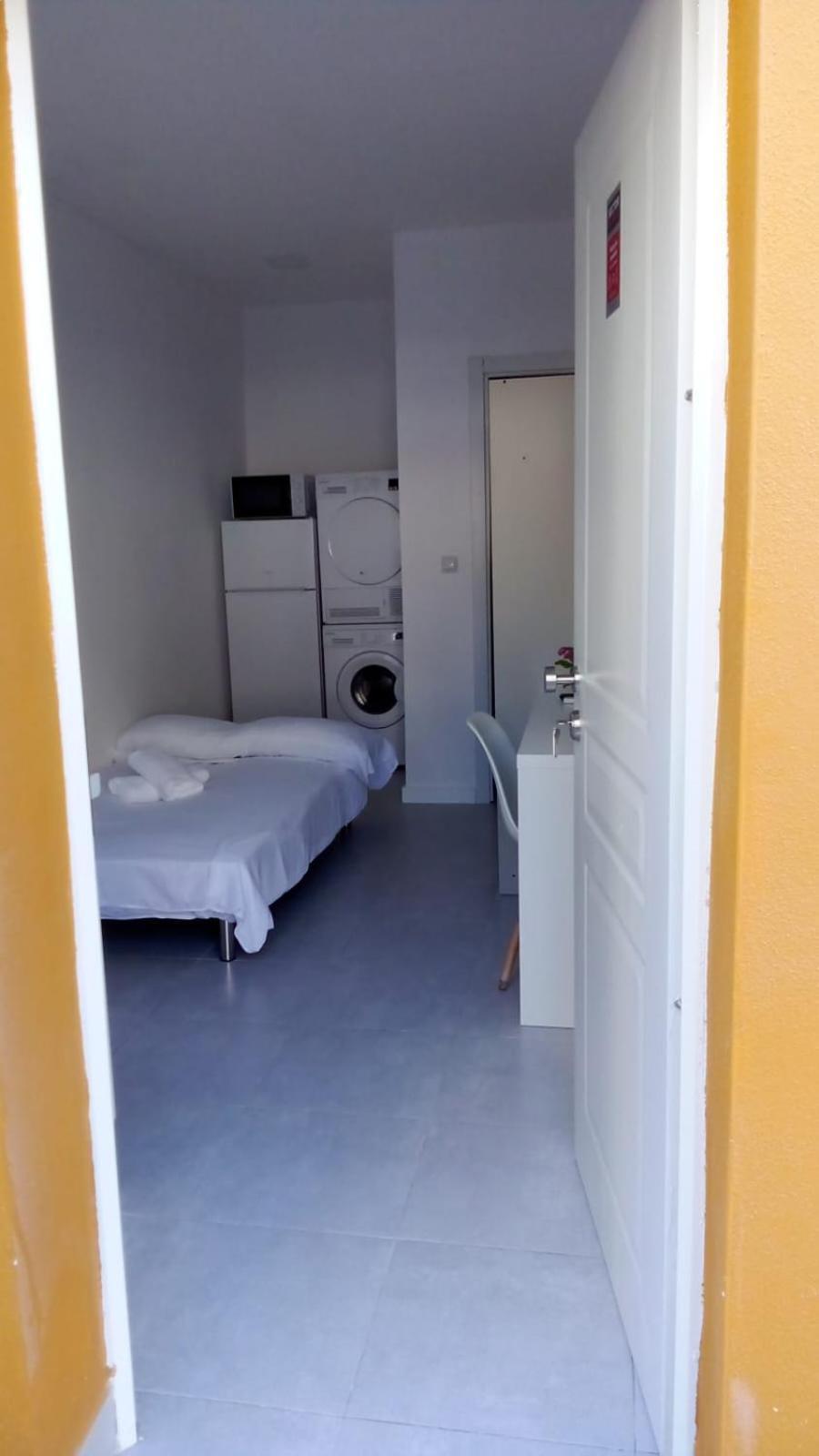 Apartment Estudio Encantador Cerca Del Carrefour Rosaleda 1