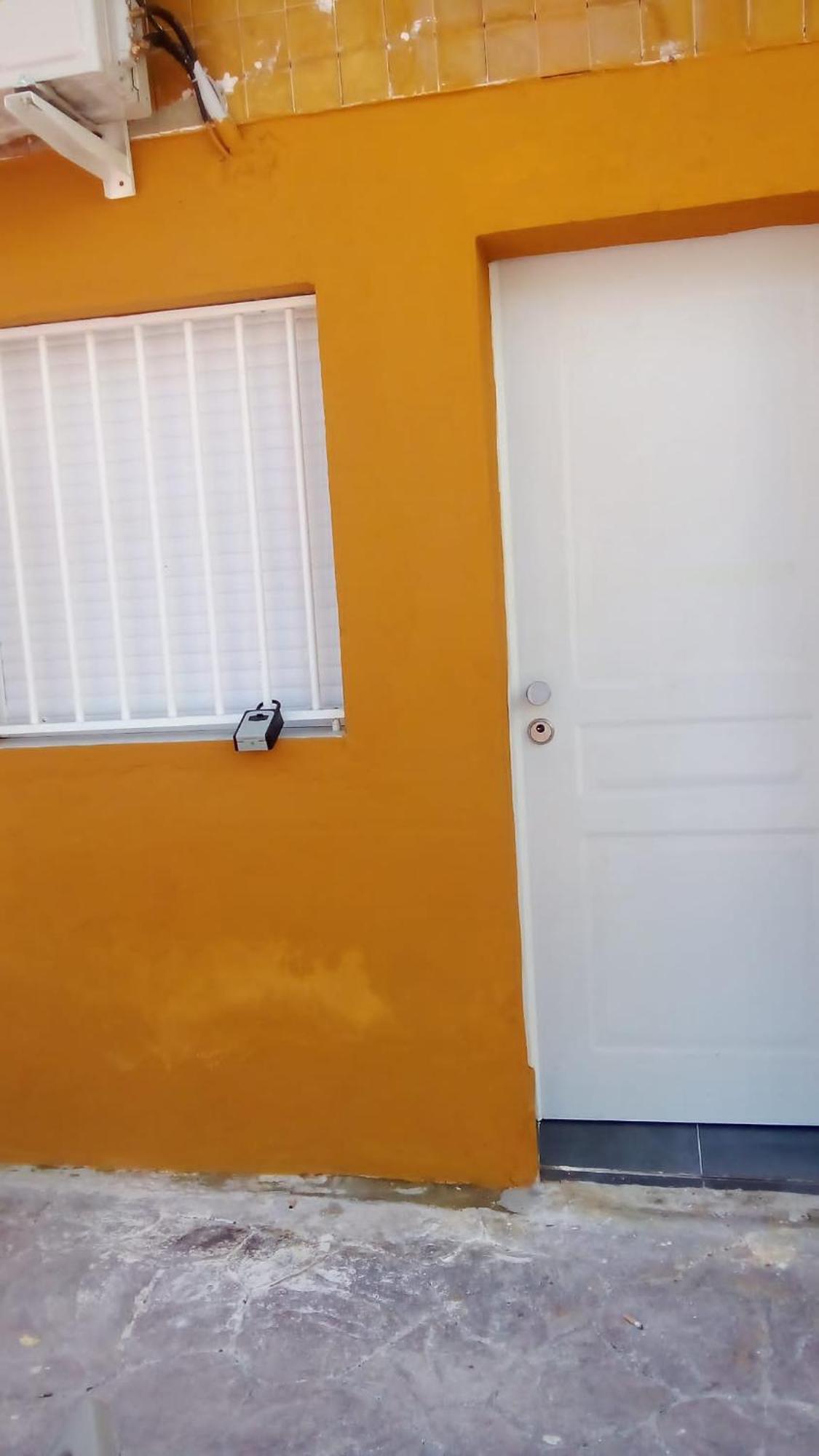 Estudio Encantador Cerca Del Carrefour Rosaleda 1 Apartment *