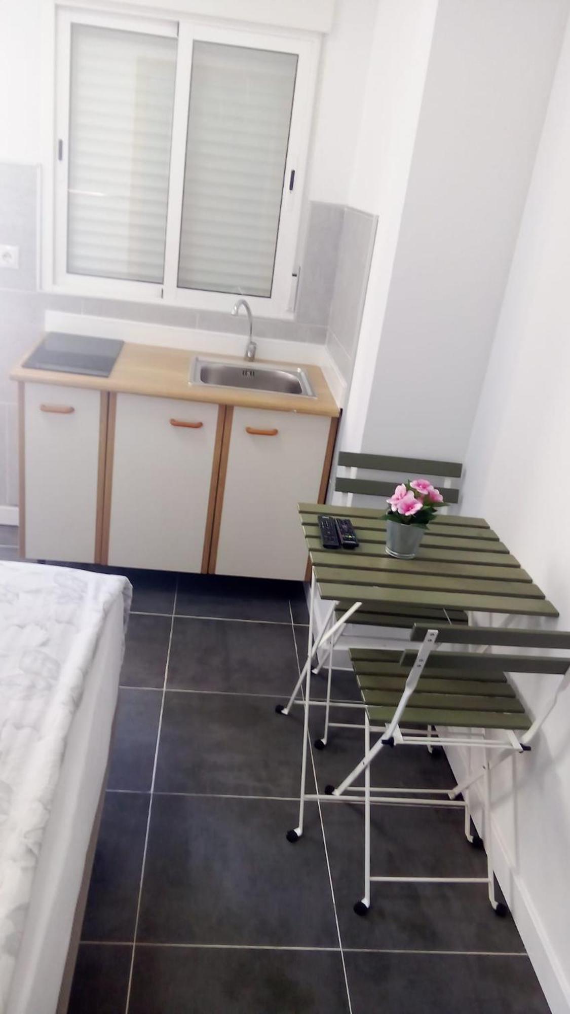 Estudio Encantador Cerca Del Carrefour Rosaleda 1 Apartment *