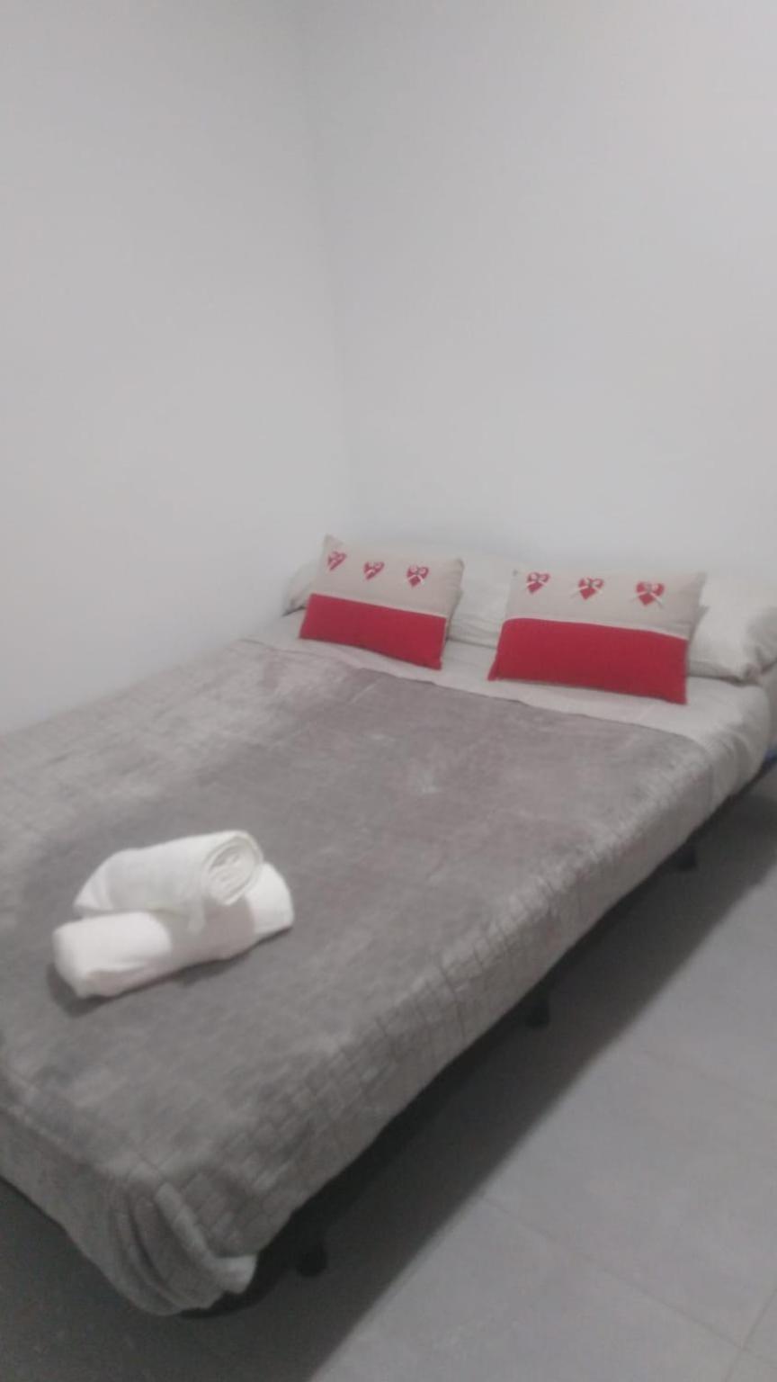 Estudio Encantador Cerca Del Carrefour Rosaleda 1 Apartment *